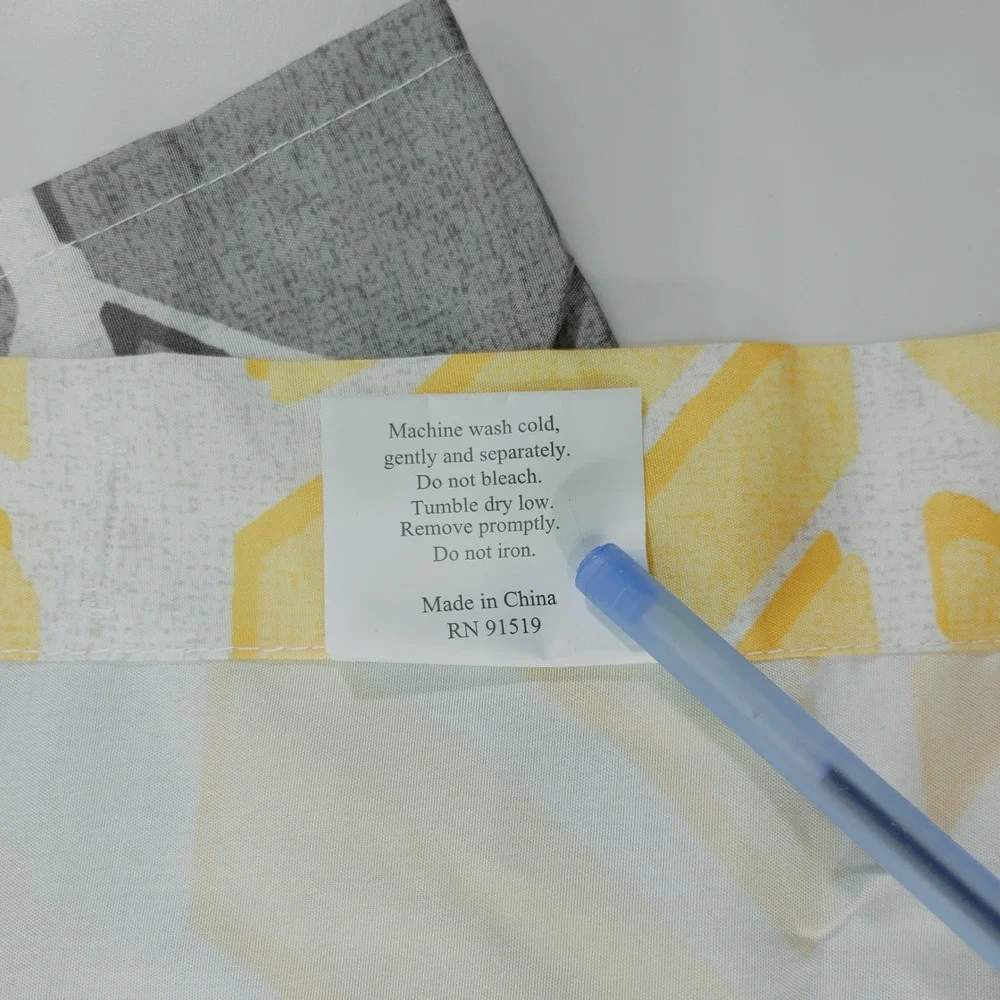 Intelligent Design Feather Leaf‎ Shower Curtain Yellow Gray 72x72 Polyester